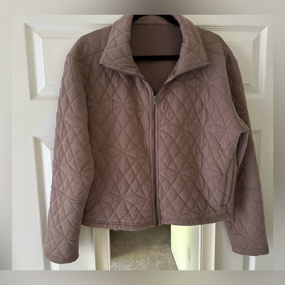 Jackets & Blazers - Quilted Women's Jacket in Taupe